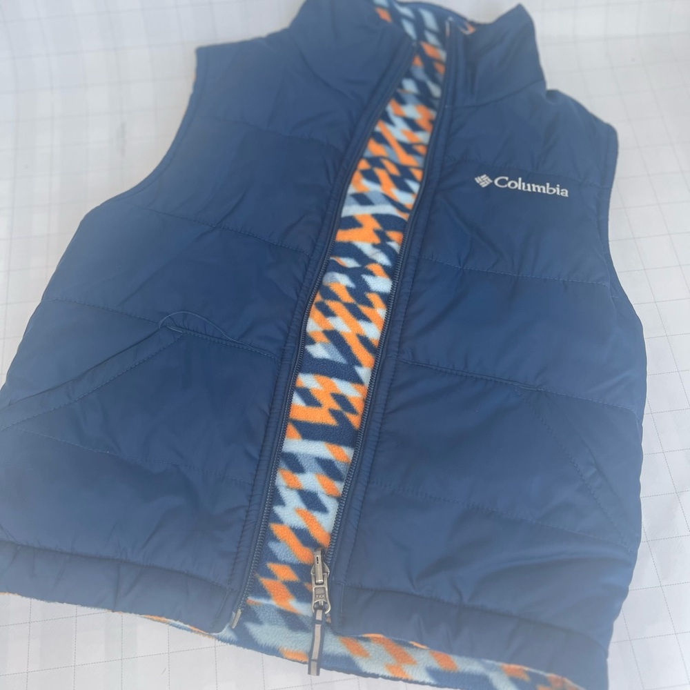 Columbia Navy Puffer Vest with Geometric Lining